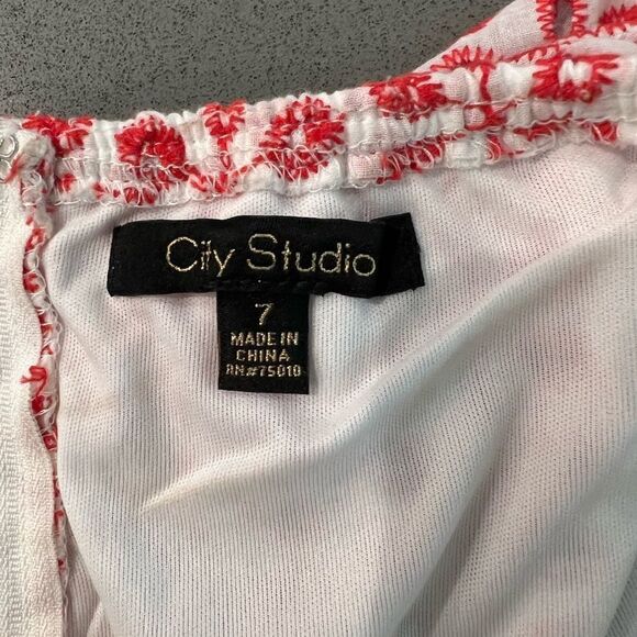CITY STUDIO Womens Red Eyelet Off Shoulder Above The Knee Dress size 7 - Picture 5 of 5
